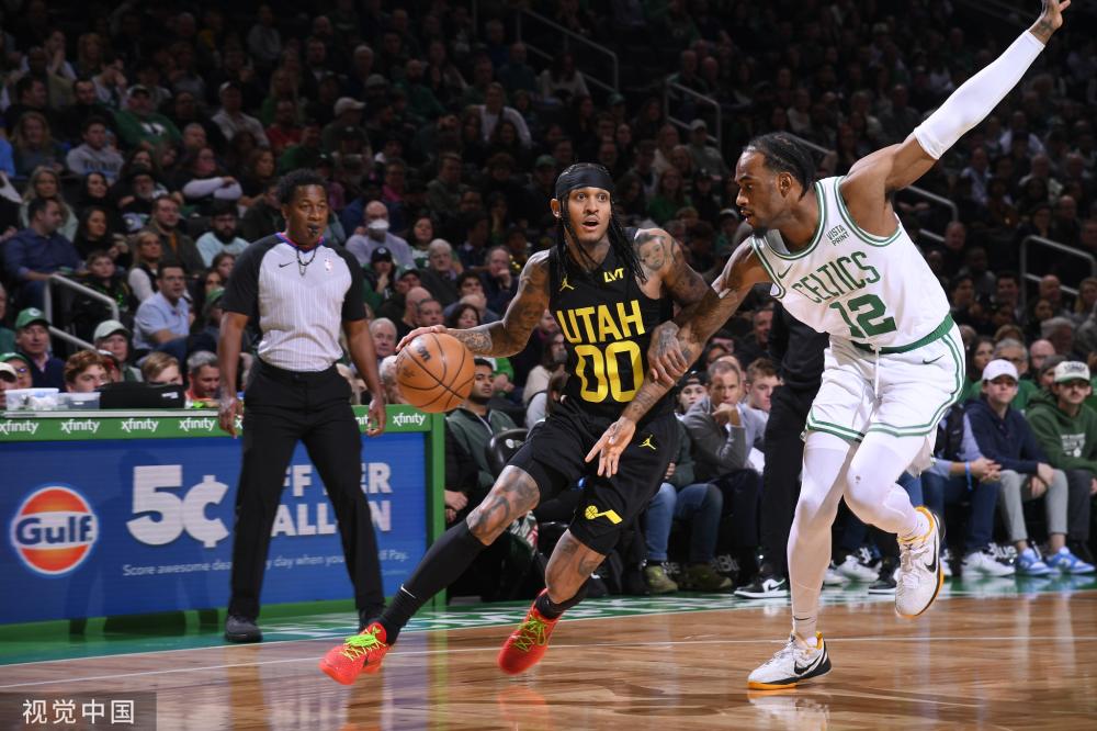 以及在球场 以及在球场